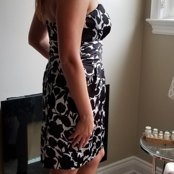 Gorgeous strapless dress from David's Bridal - Picture 7 of 9